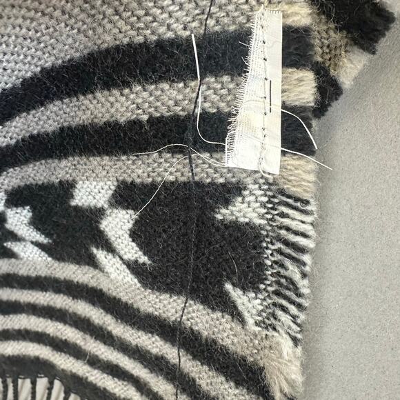 Steve Madden black neutral Aztec southwestern boho blanket scarf One Size 25X80 - Picture 10 of 11